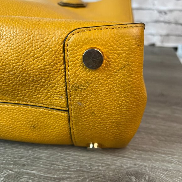 Michael Kors Mercer large pebbled leather tote bag in yellow - Picture 7 of 8
